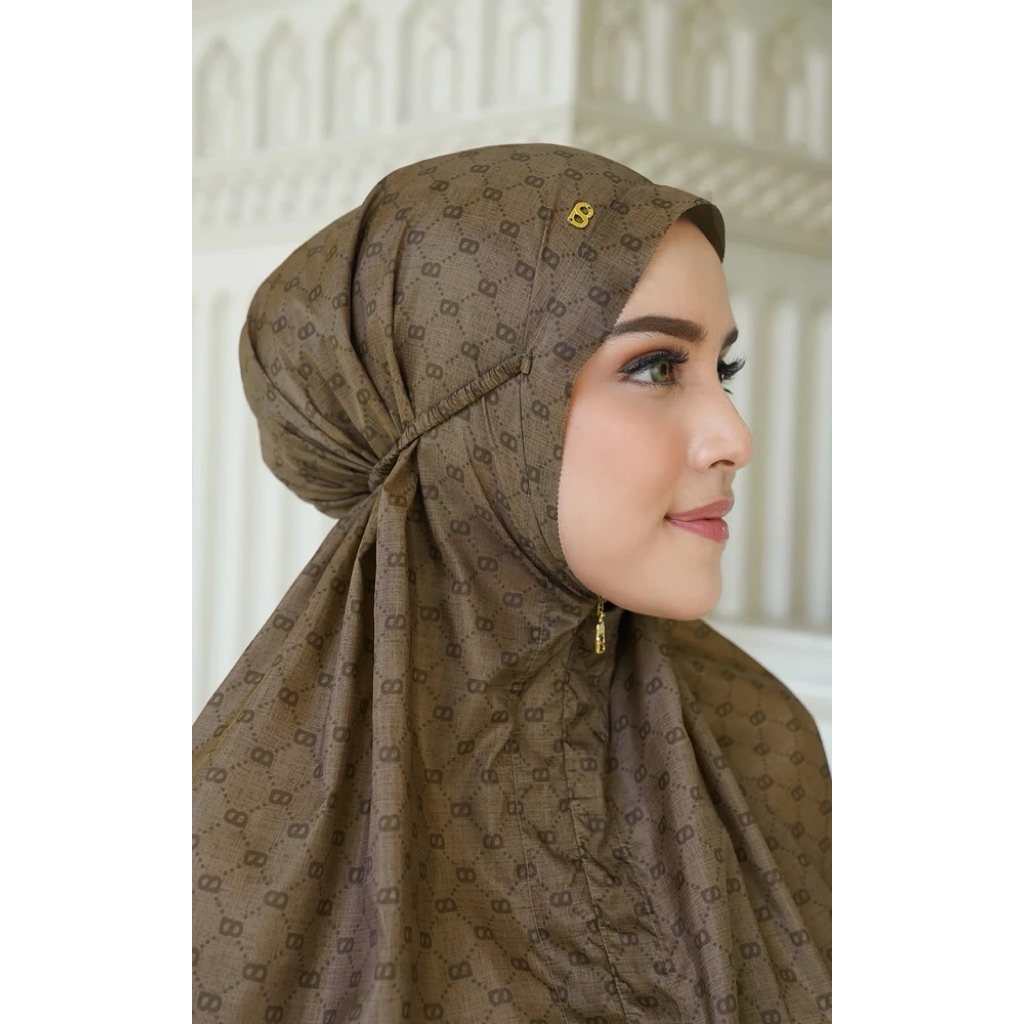 AS IS Capsul Prayer Robe Buttonscarves