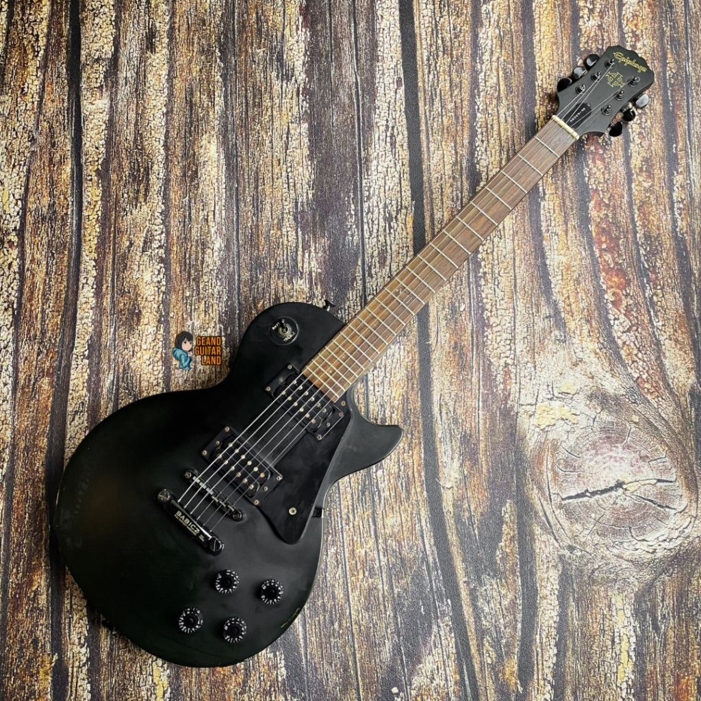 Epiphone Les Paul Studio Gothic Black Hardware in Black Satin