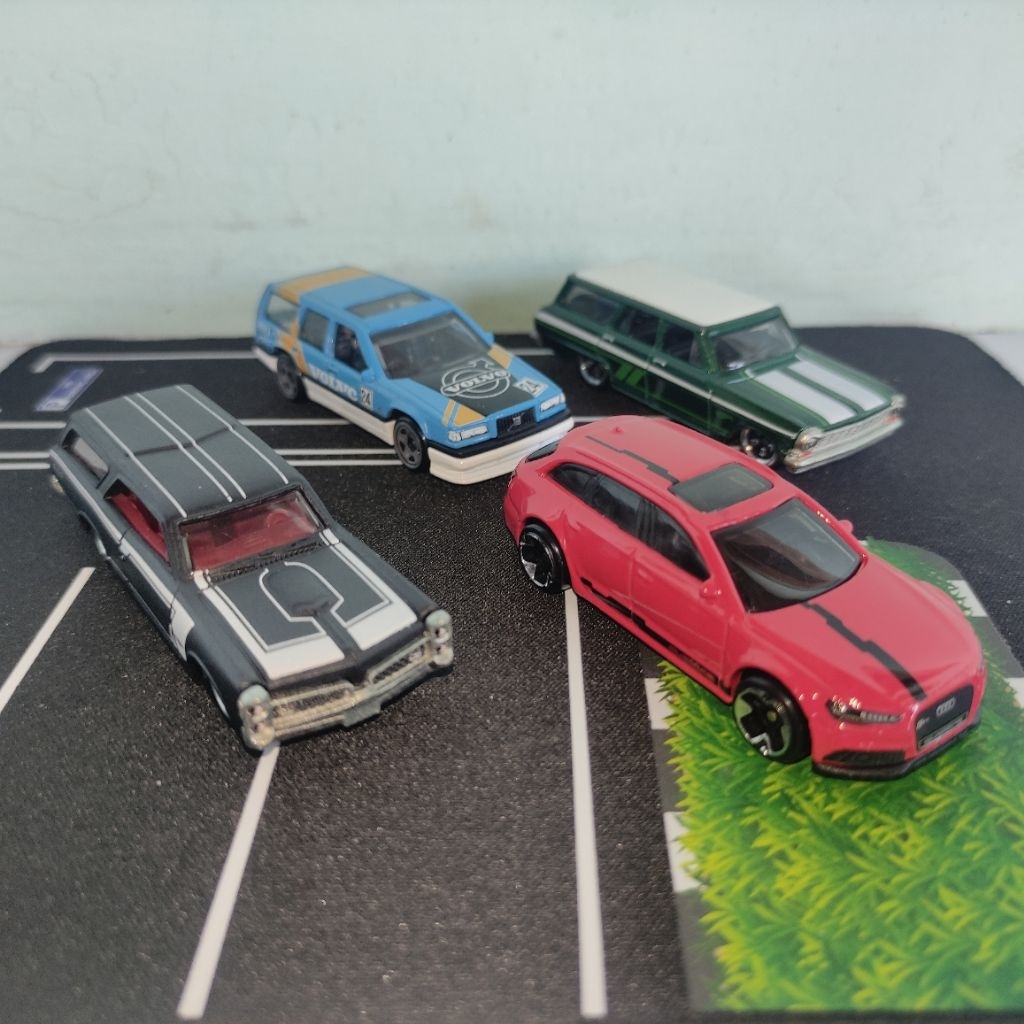 Hot Wheels - Hot Wagons series / Volvo 850 / Audi RS 6 Avant / Chevy Nova / GTO Custom