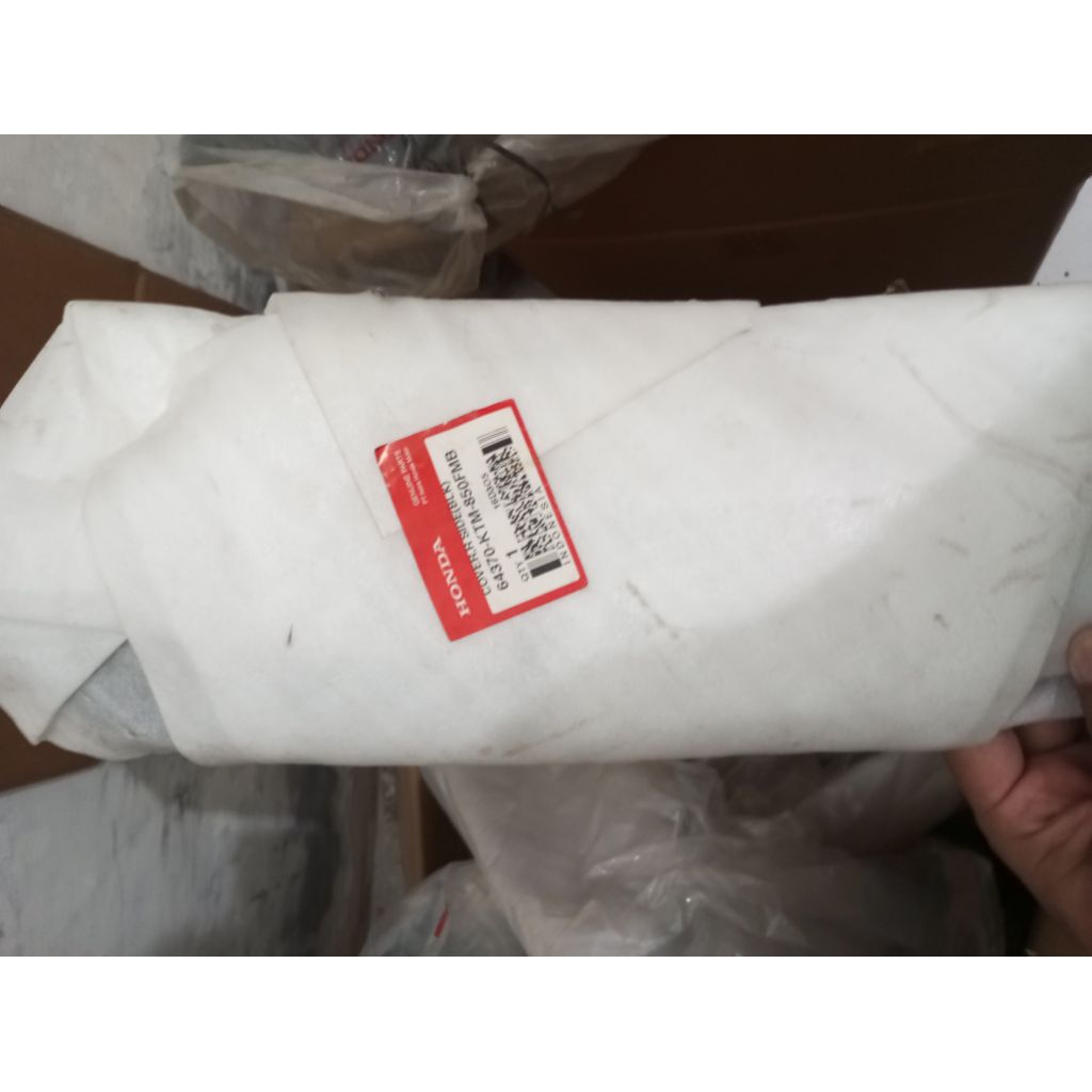 64370KTM850FMB Cover R SD Hitam – Supra X 125 Injection
