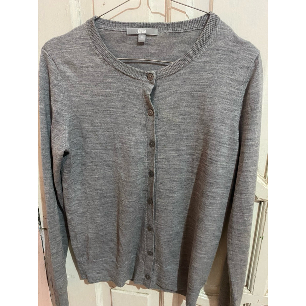 cardigan uniqlo grey abu abu