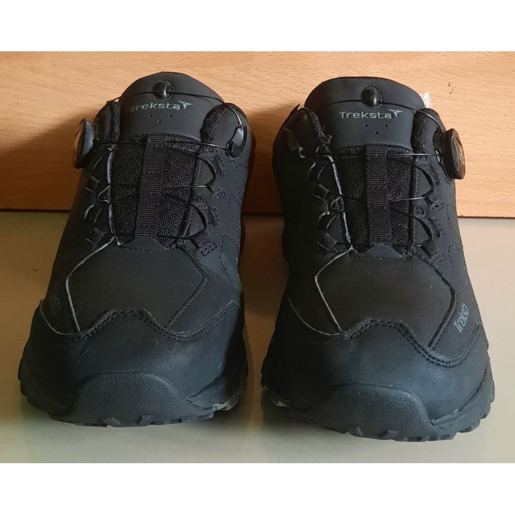 Sepatu Outdor Treksta 42