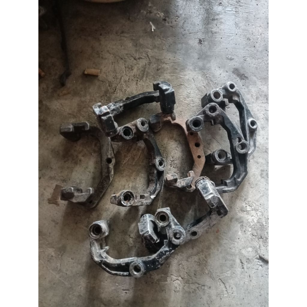 breket kaliper Yamaha fiz r Vega lama Jupiter