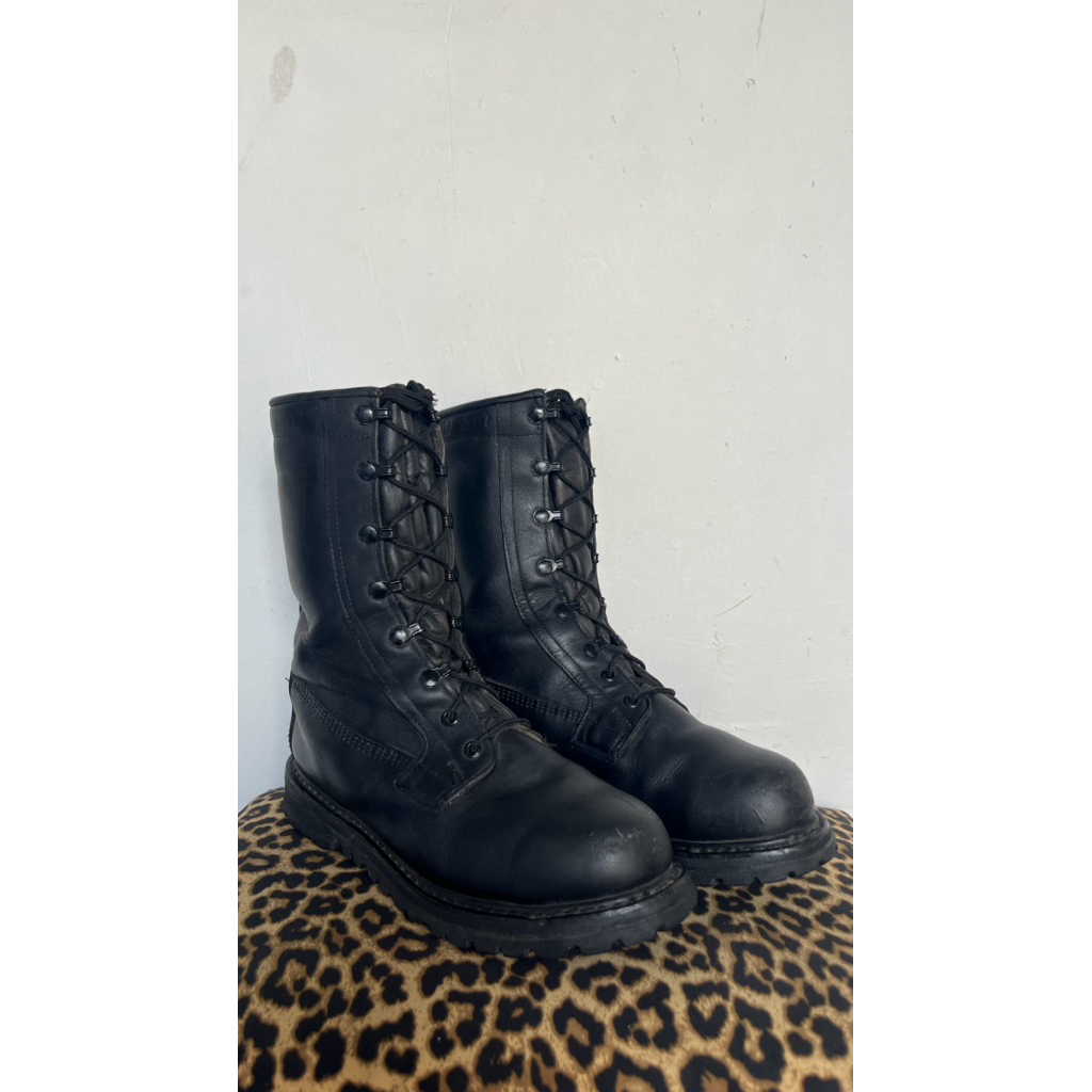 BOOTS MILITARY TAPAK VIBRAM SIZE 40