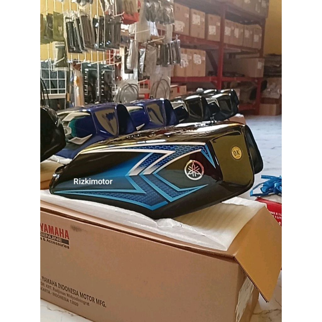 Tangki rx king tahun 2004 hitam list biru full original ygp belum finishing clear