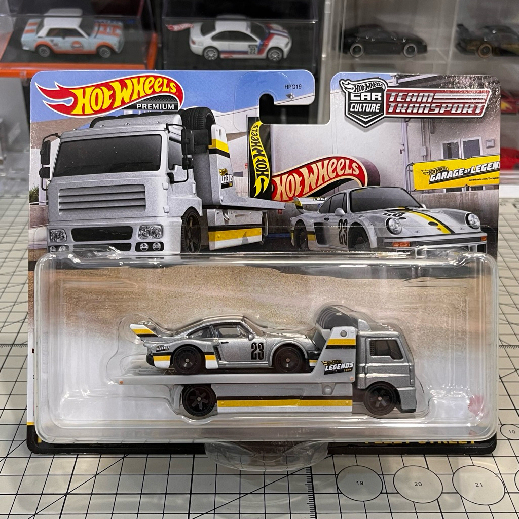 Hot Wheels Team Transport Porsche Legend Tour