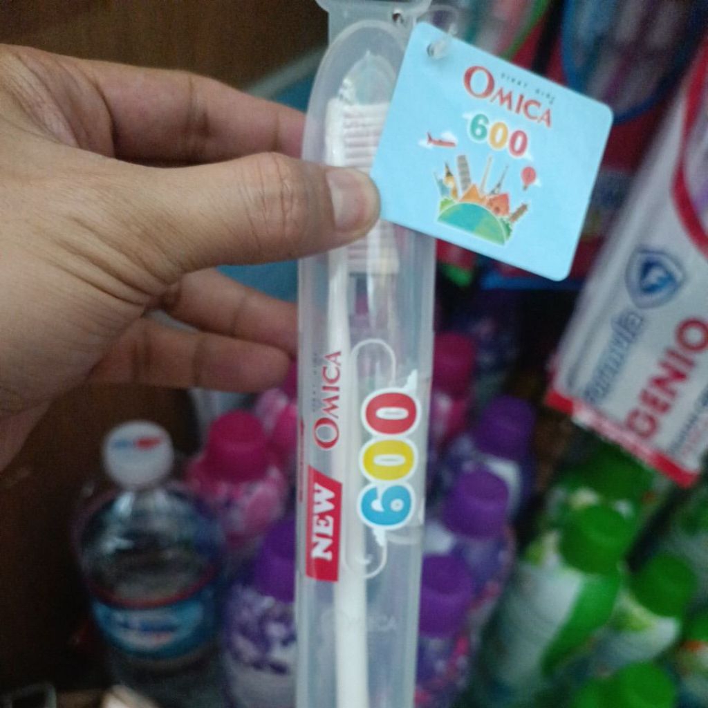 Sikat gigi Omica 600