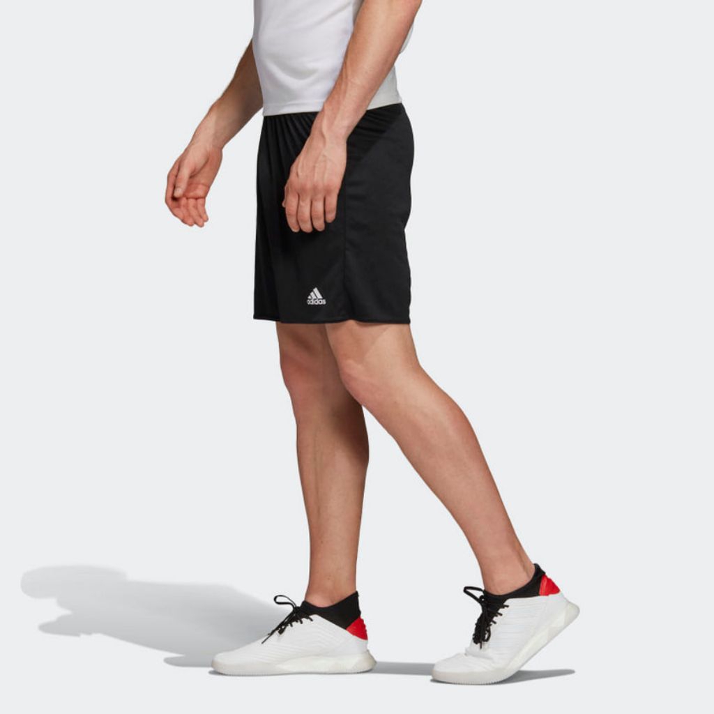 celana pendek Adidas
