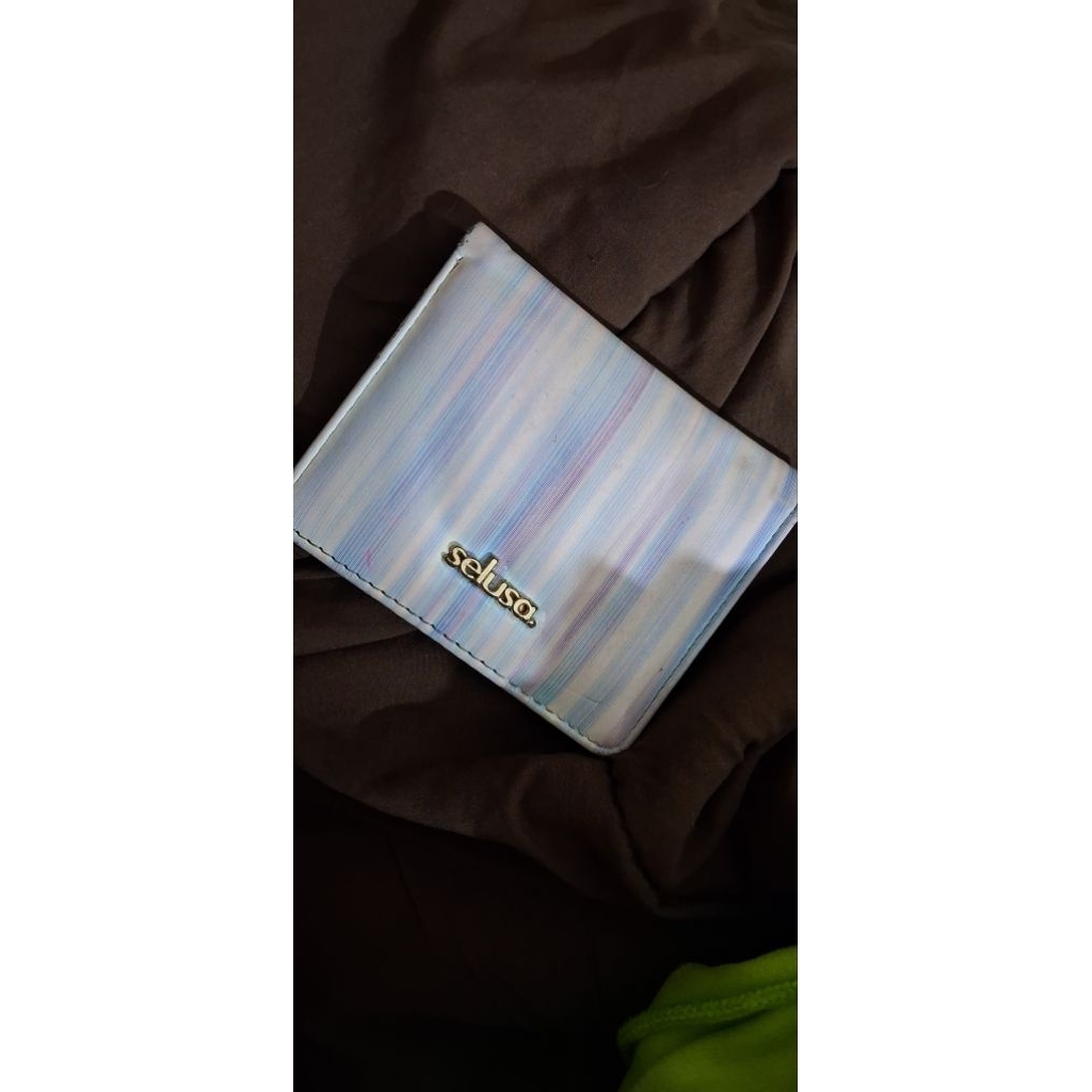 selusa blue dompet
