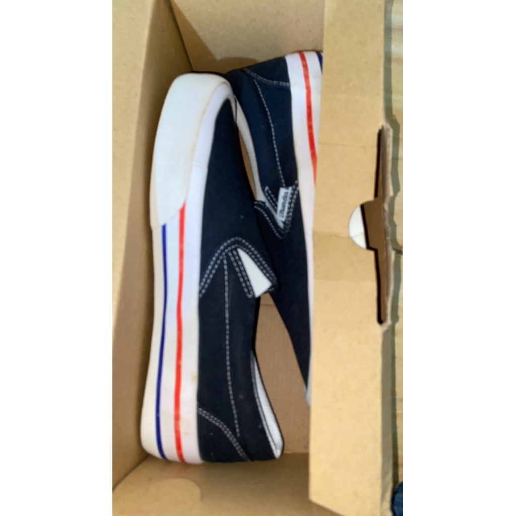 sepatu thunder bear new