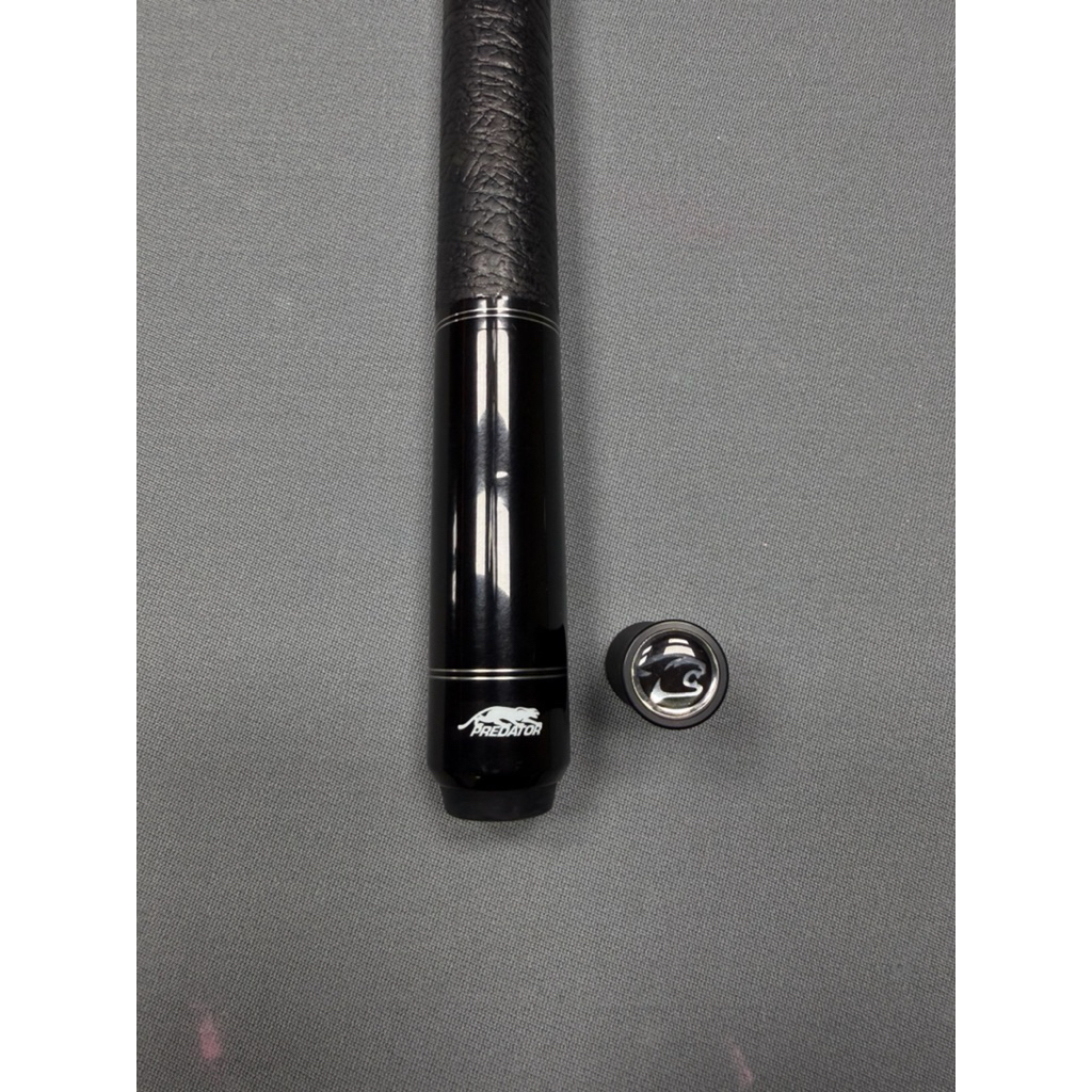 PREDATOR IKON 2-1 cue