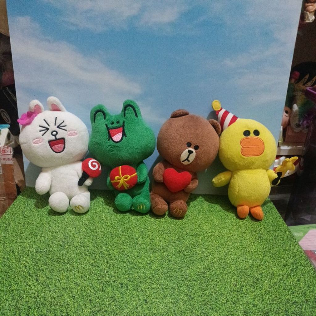 Boneka Kecil & Bantal Brown, Moon, Sally & Leonard Line Friends