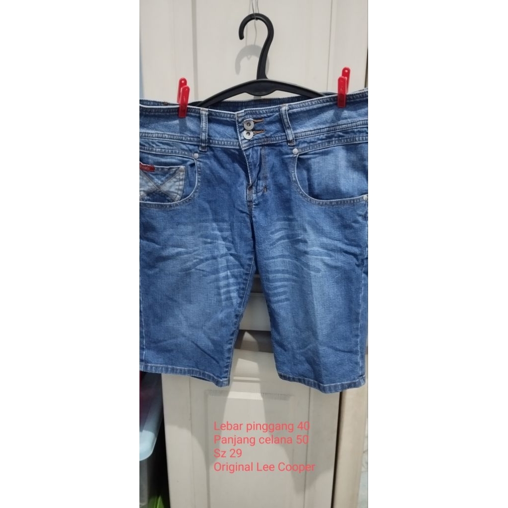 Preloved celana jeans wanita pendek Lee Cooper