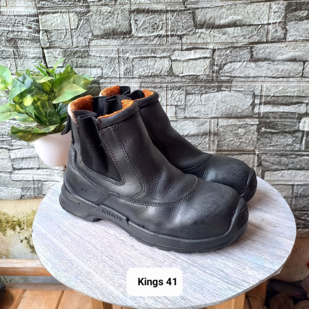 Sepatu second safety merk Kings size41 insol26cm
