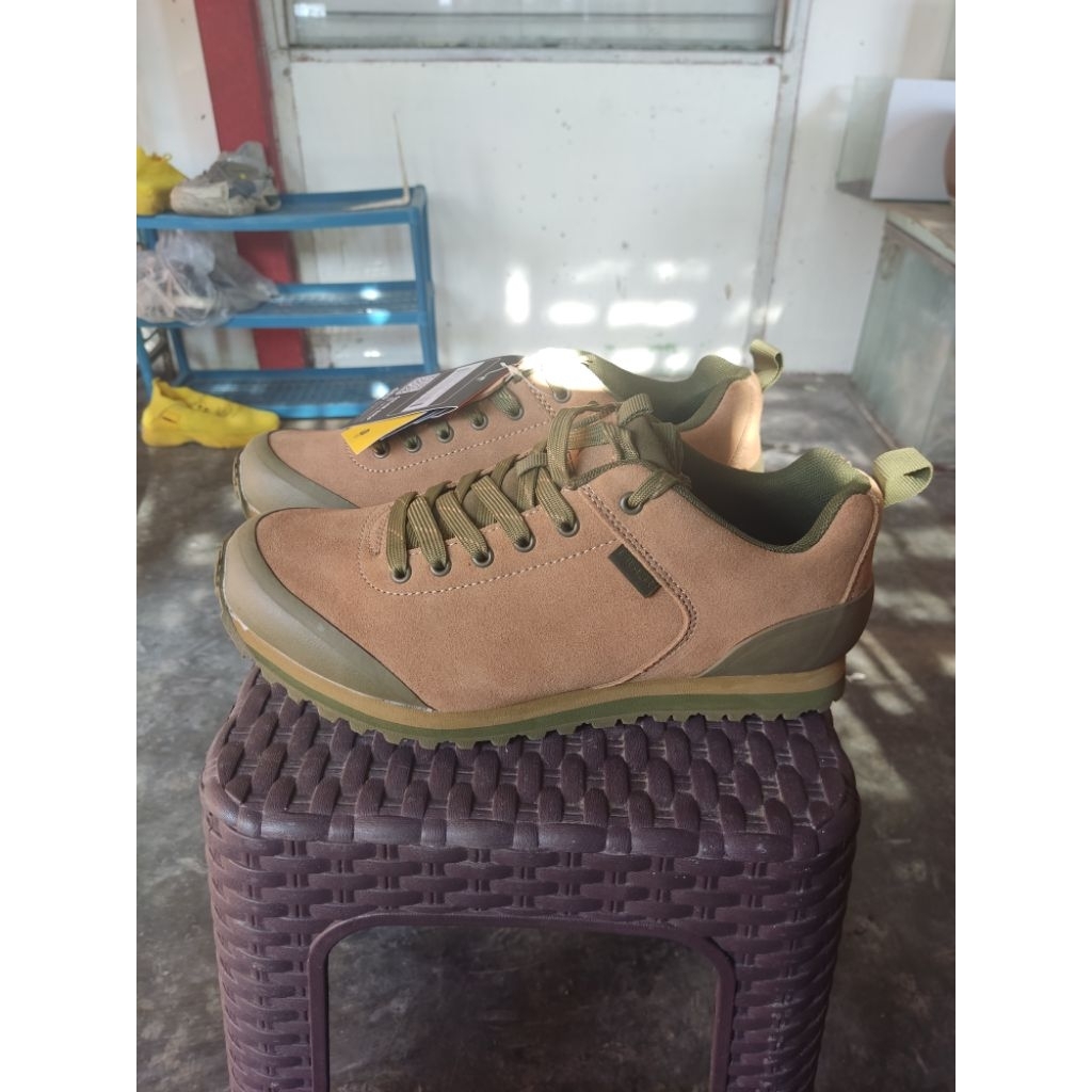 Sepatu Eiger Vibram Bugle Khaki