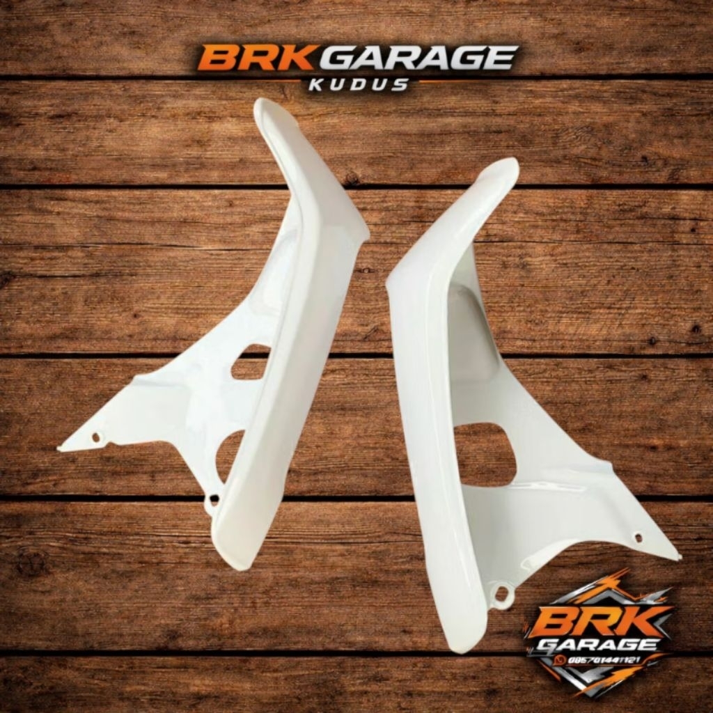 (FREE ONGKIR)sayap honda astrea grand warna putih/sayap samping honda astrea grand