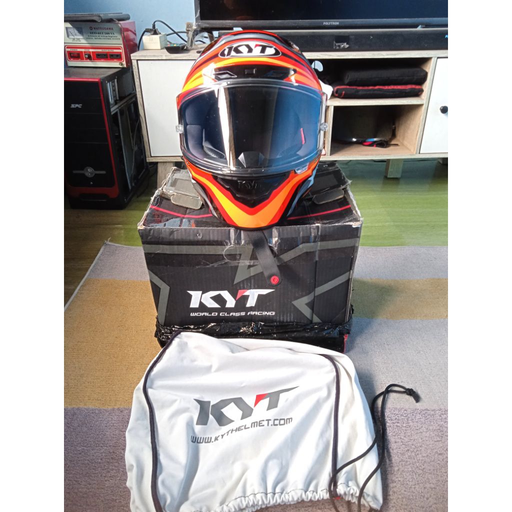KYT NX Race helm