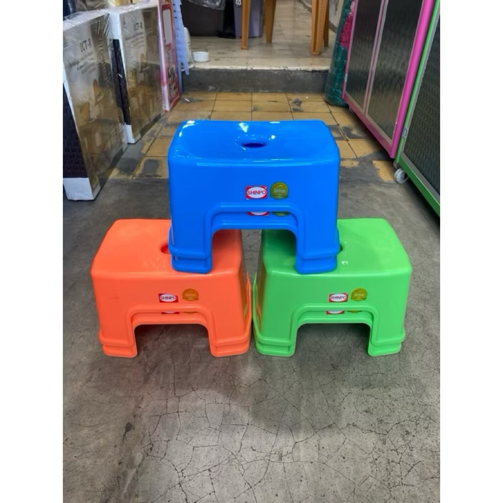 SHINPO- Bangku Jengkok / Bangku Jongkok / Kursi Jengkok Plastik / Bangku plastik tanggung