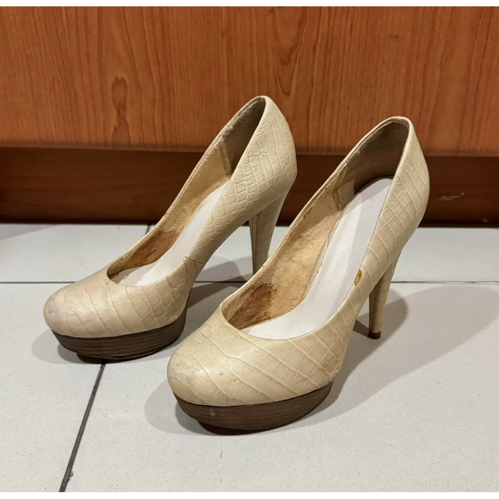 high heels cream