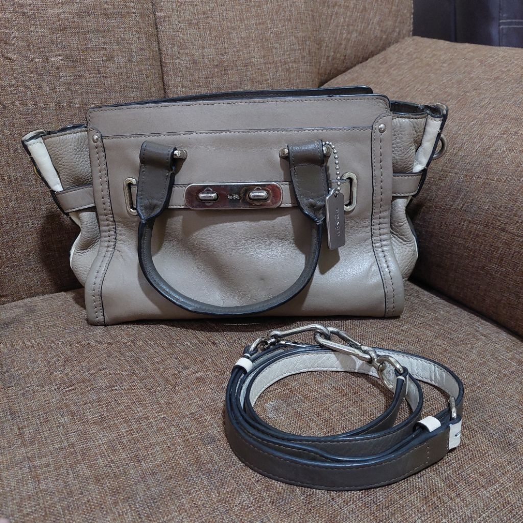 coach swagger original