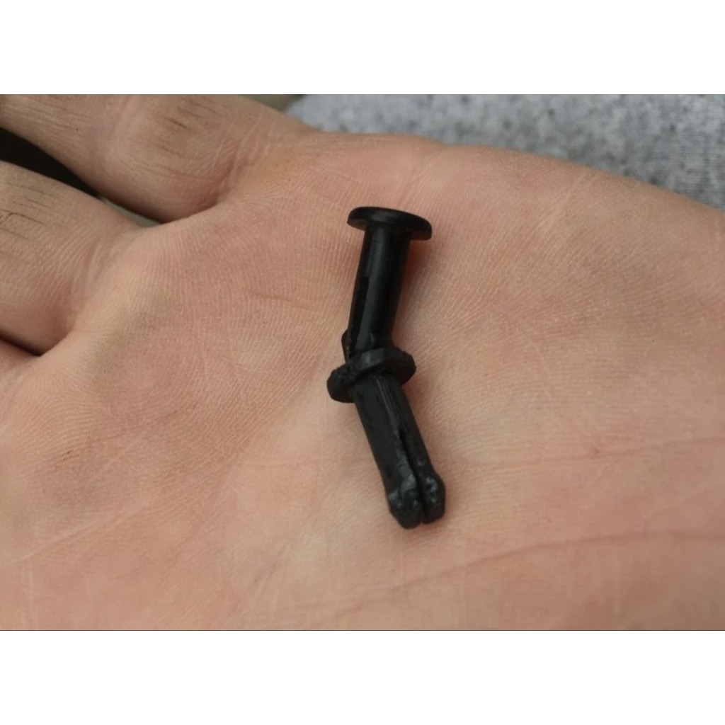 klip / kancingan laci BMW E30