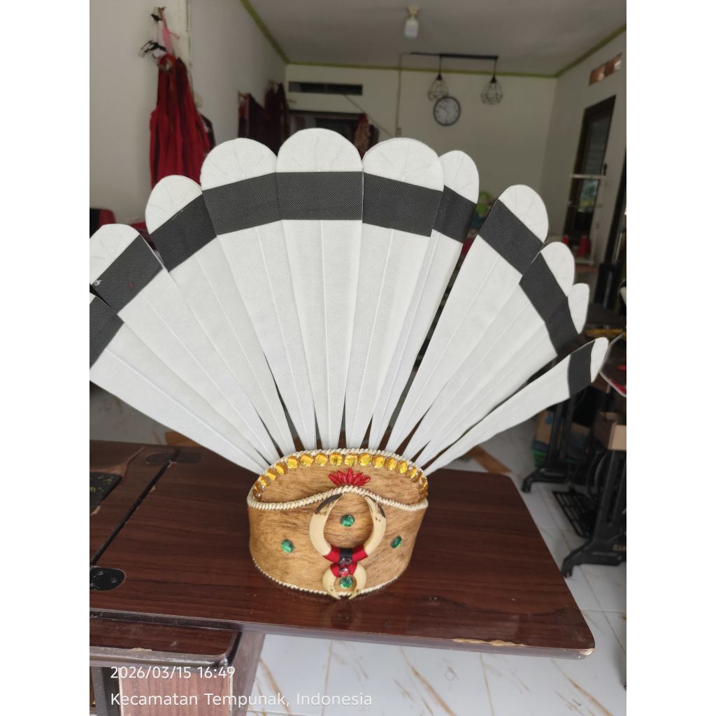 Topi Dayak Wanita Kulit Kayu