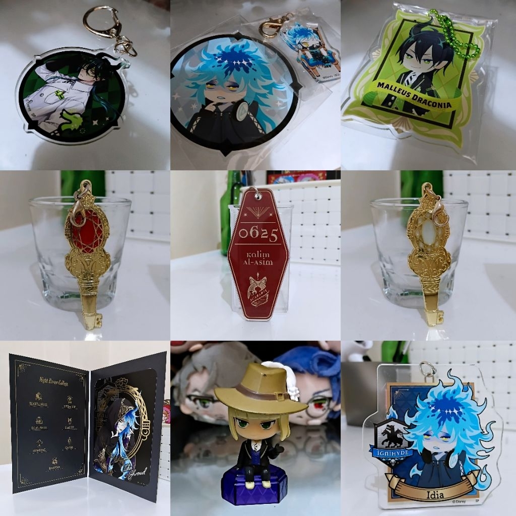 Twisted wonderland merch figure keychain figure acrylic
