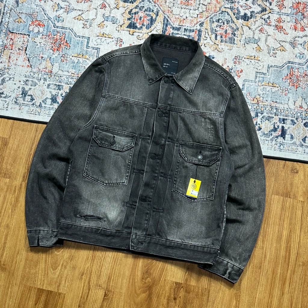 ZARA MAN TYPE 2 RIPPED TRUCKER JEANS SECOND