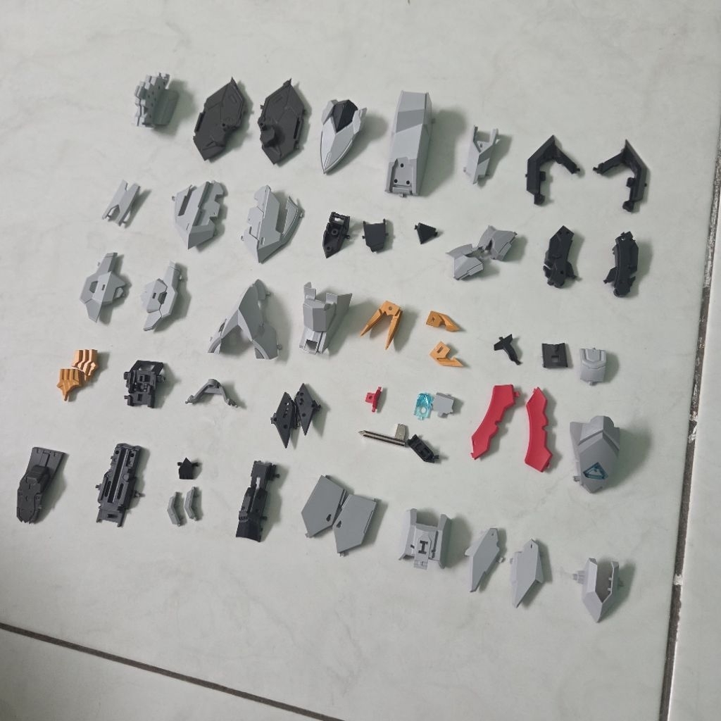 READY STOCK 1/100 Wolf Technology Wolf Model Barbatos Lupus Rex - Kaki / Leg