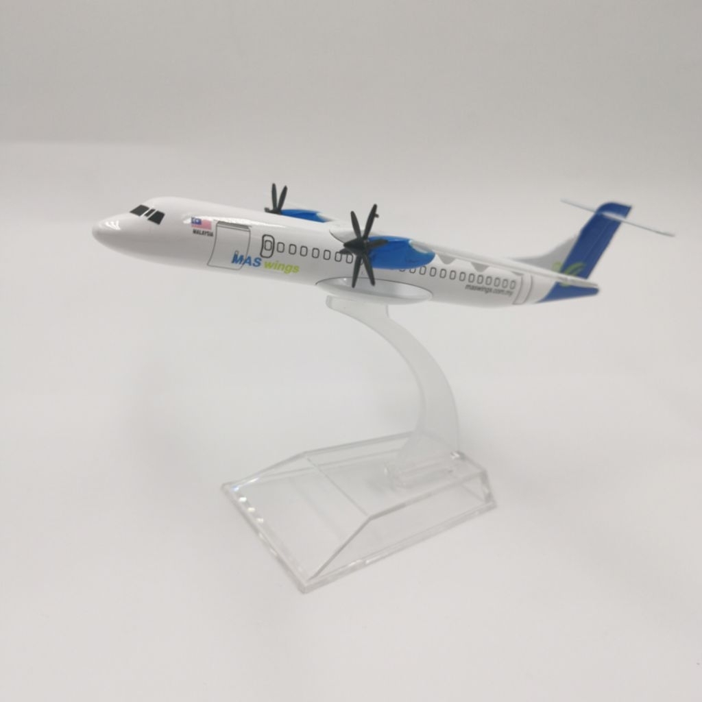 16CM ATR MAS WINGS MALAYSIA MINIATUR PESAWAT DIECAST BESI METAL PAJANGAN DISPLAY