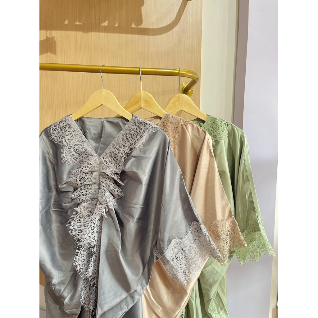 Kaftan Armany Silk Motif Bunga & Mutiara