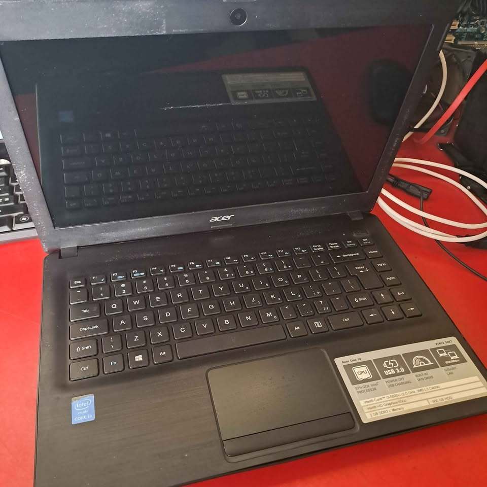 Laptop Acer one 14 Z1402