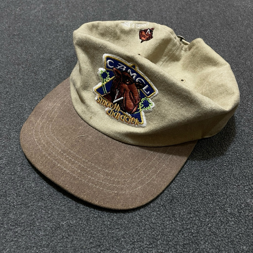 Topi Vintage Camel Smooth Character Two Tone Hat