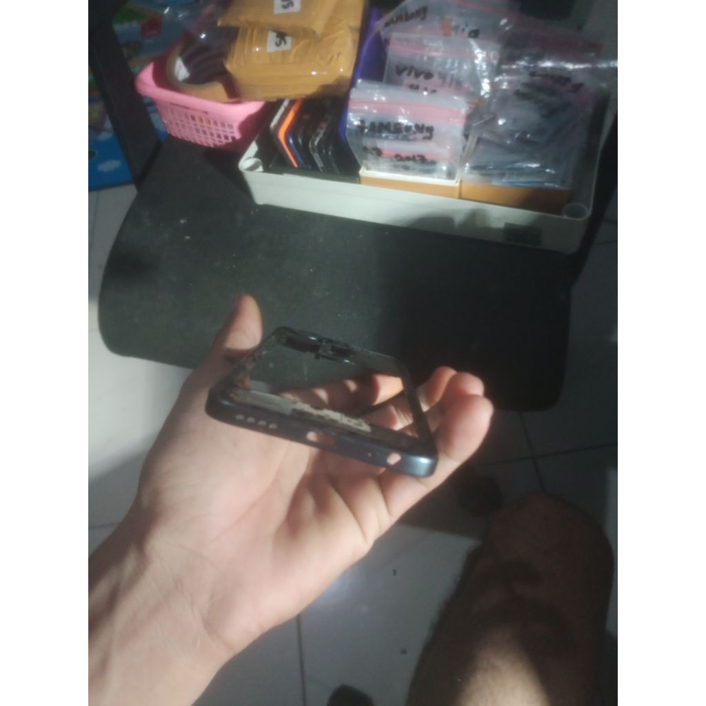 Bezel Tulangan samping Infinix smart 9 bekas copotan