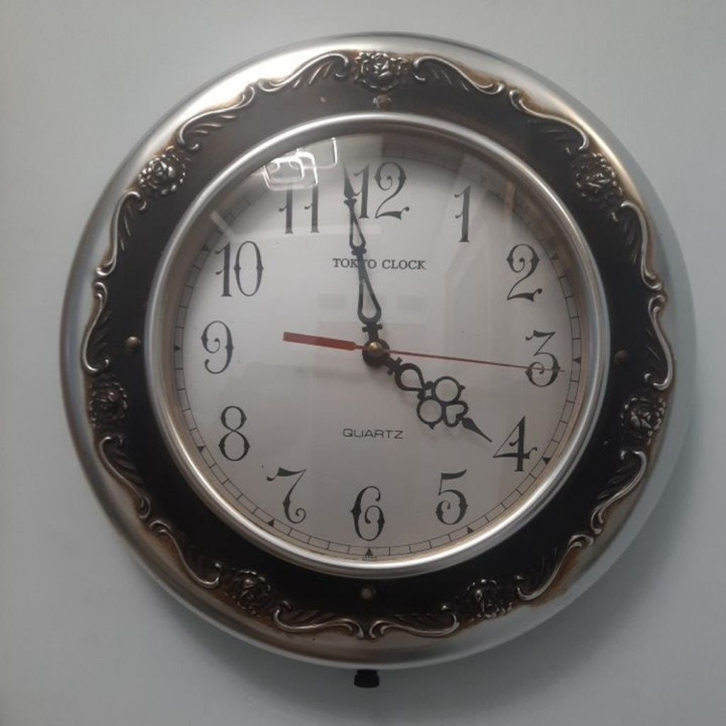 Jam jadul Tokyo Clock Body Metal kaca cembung mesin besar