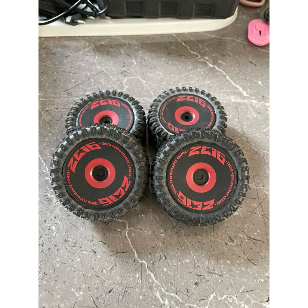 Ban Rc Wltoys 124016 depan belakang