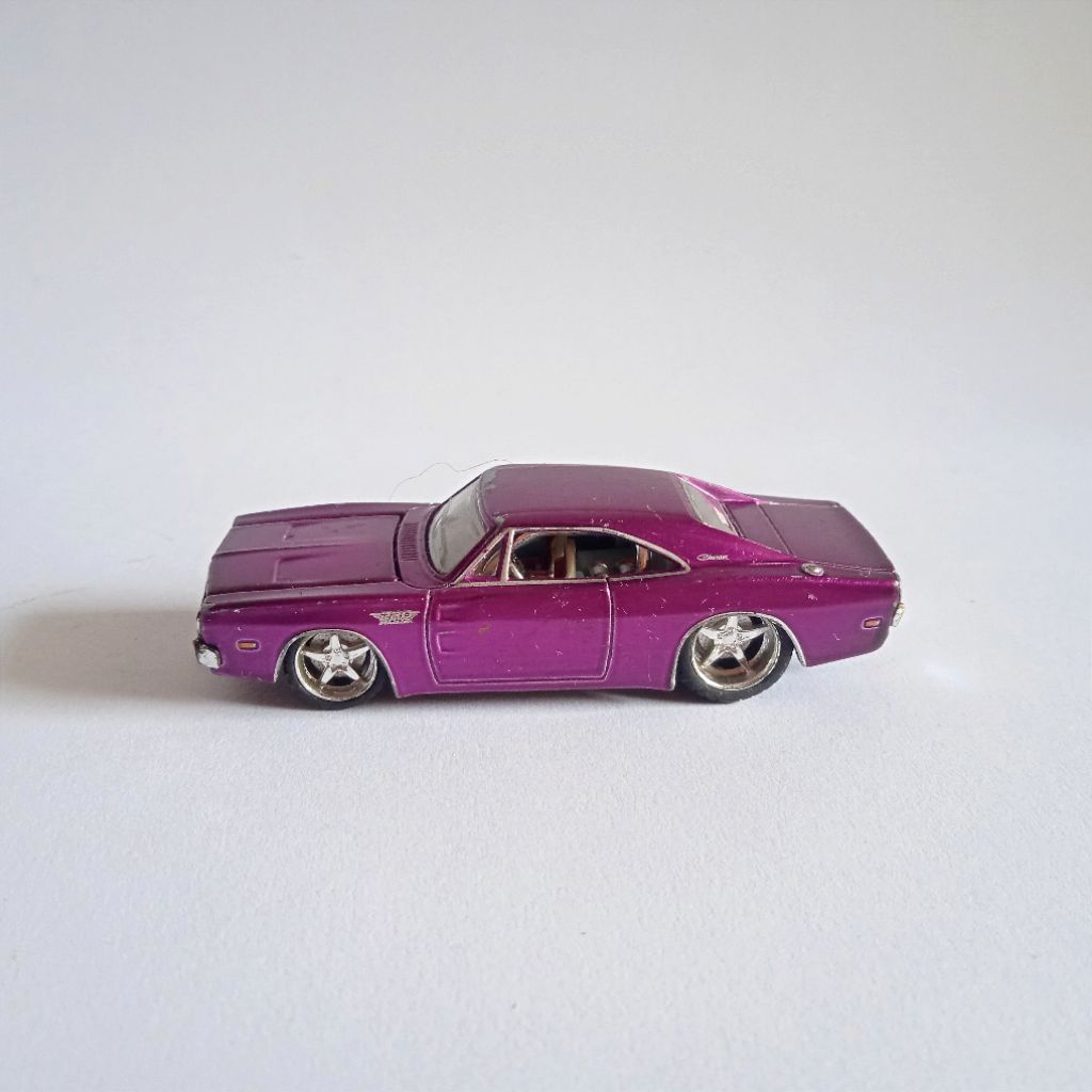 Mainan Model Diecast Metal Rare Item Maisto 1969 Dodge Charger R/T Loose Utuh Layak Koleksi