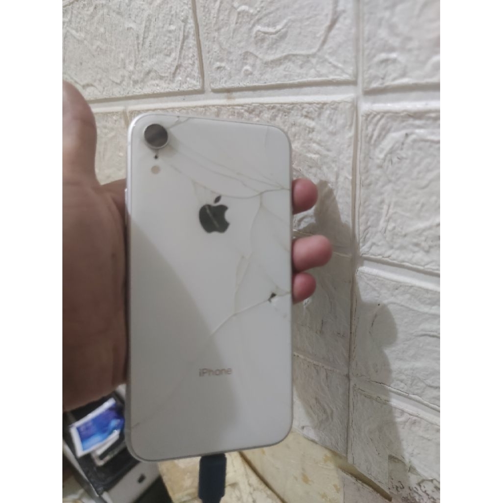 iphone xr lock minus lcd