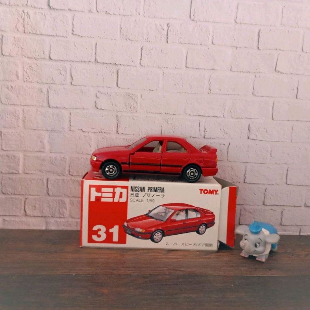 Tomica 31 Nissan Primera Merah Tomy Merah China