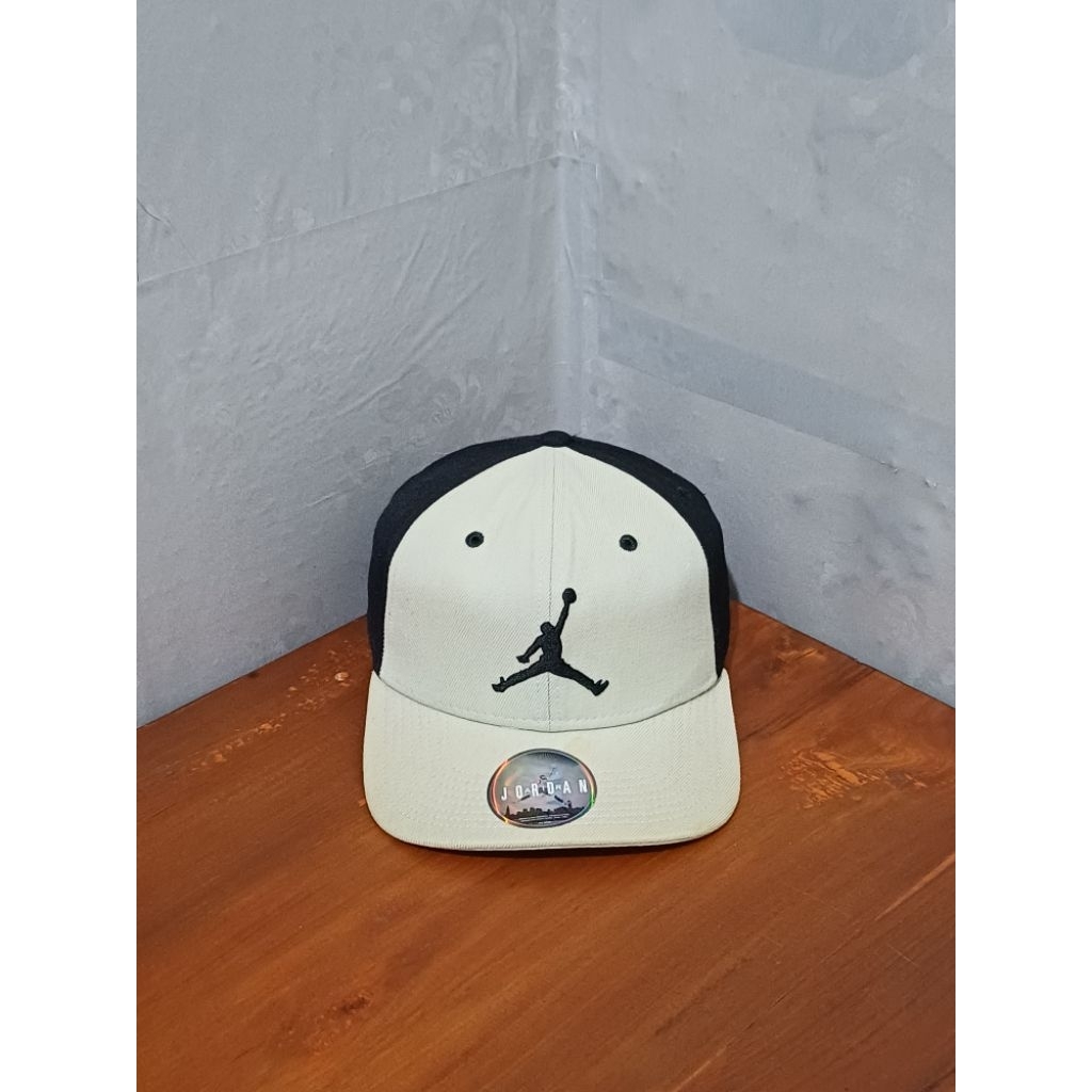 topi Jordan second