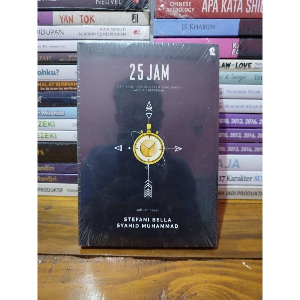 Buku 25 jam, Stefani Bella