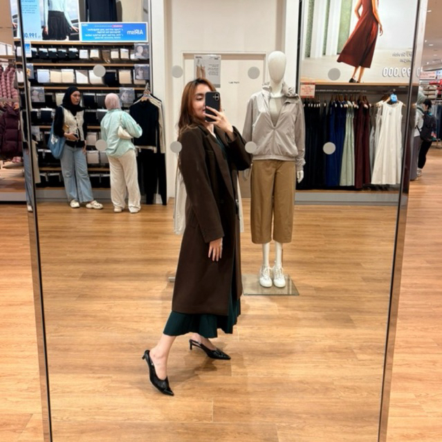 (new) uniqlo winter coat long - dark brown