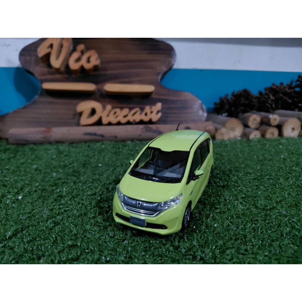 Diecast Miniatur Honda Freed skala 1:43