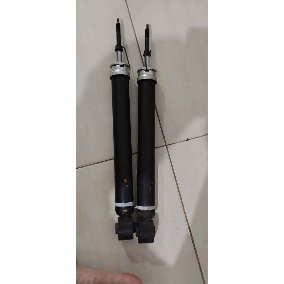 Shock Breaker Belakang Livina l10/l11 Original | Perlu diservice