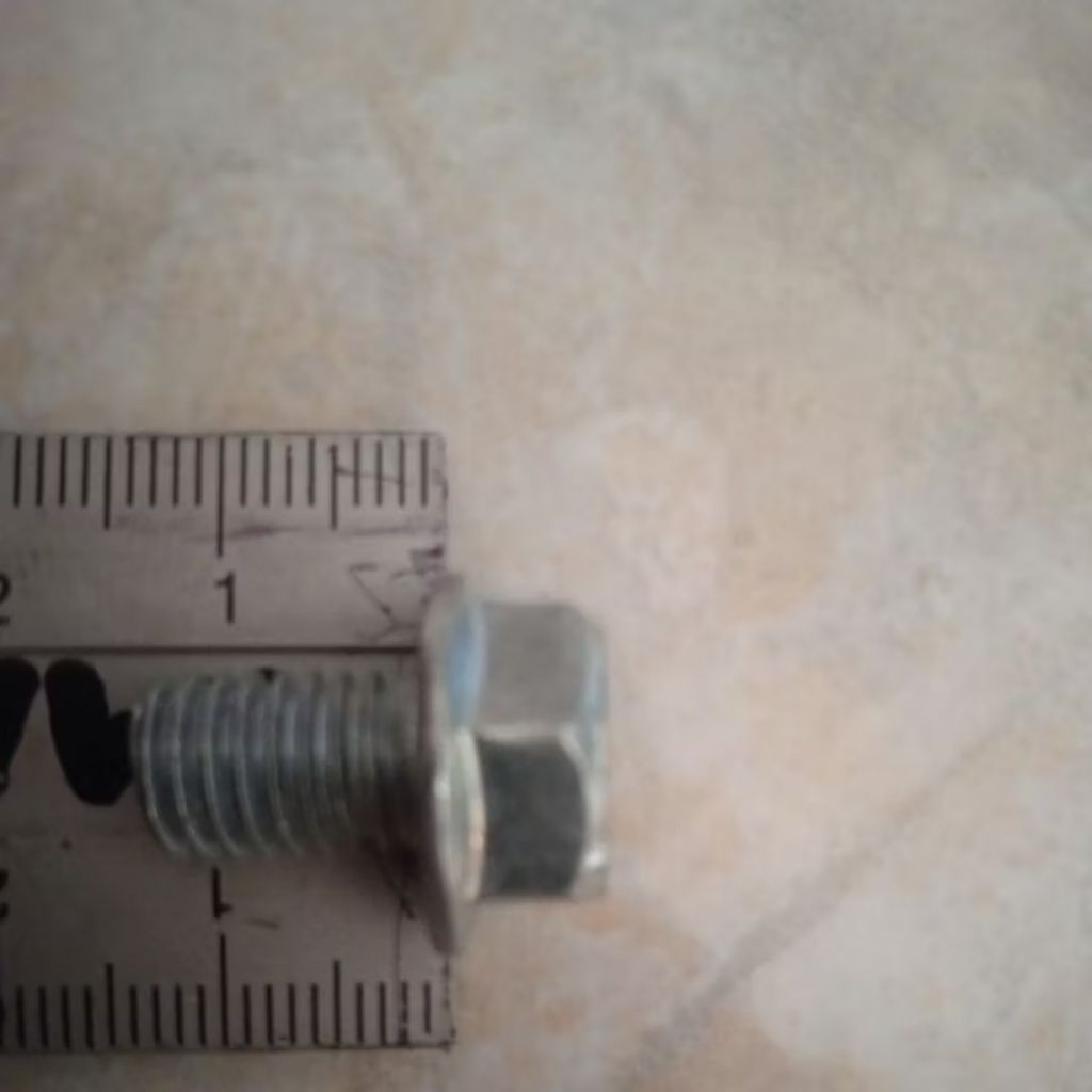 * Baut Tap Tutup Oli Gardan Beat Vario kunci pas 12 .