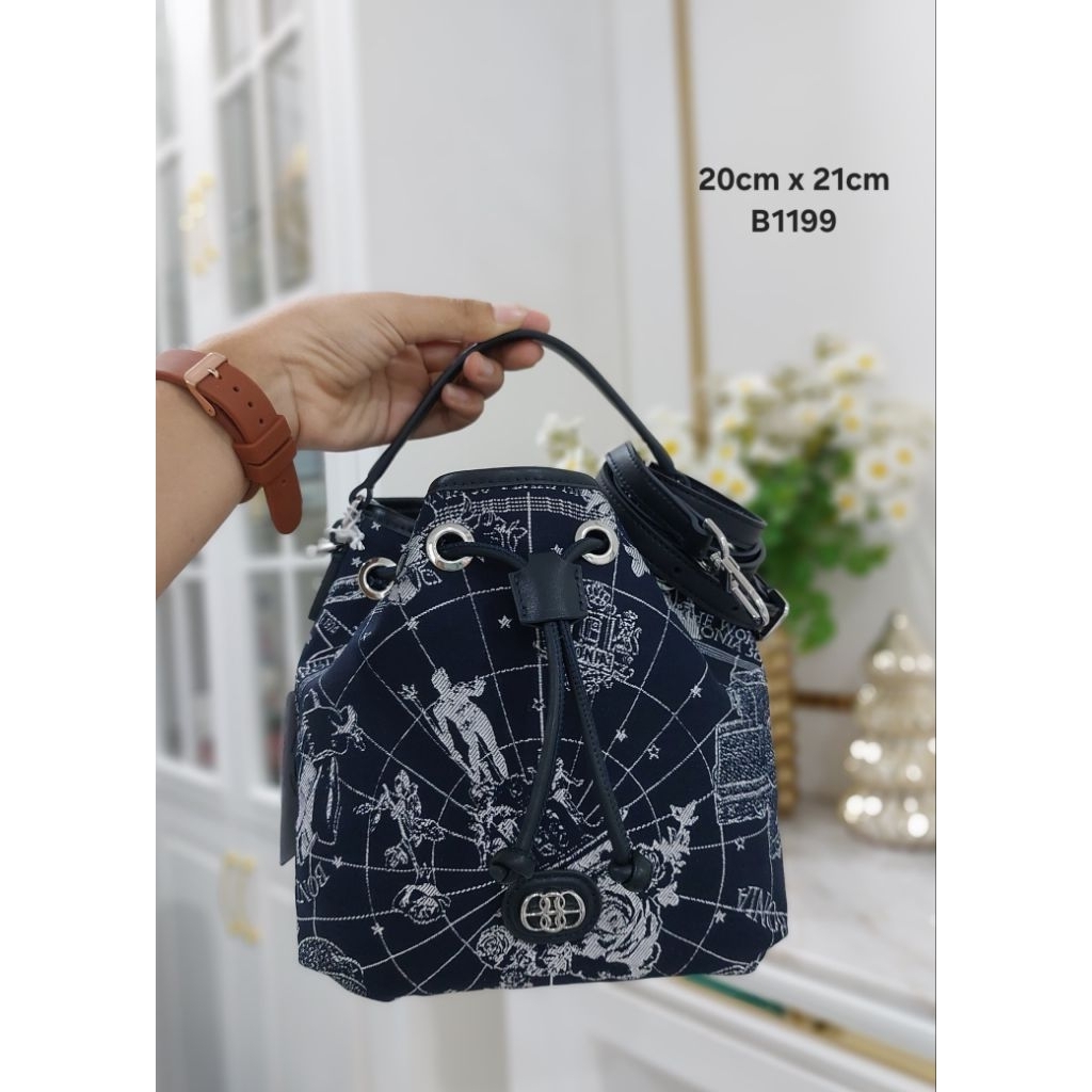 tas selempang serut navy Bonia original