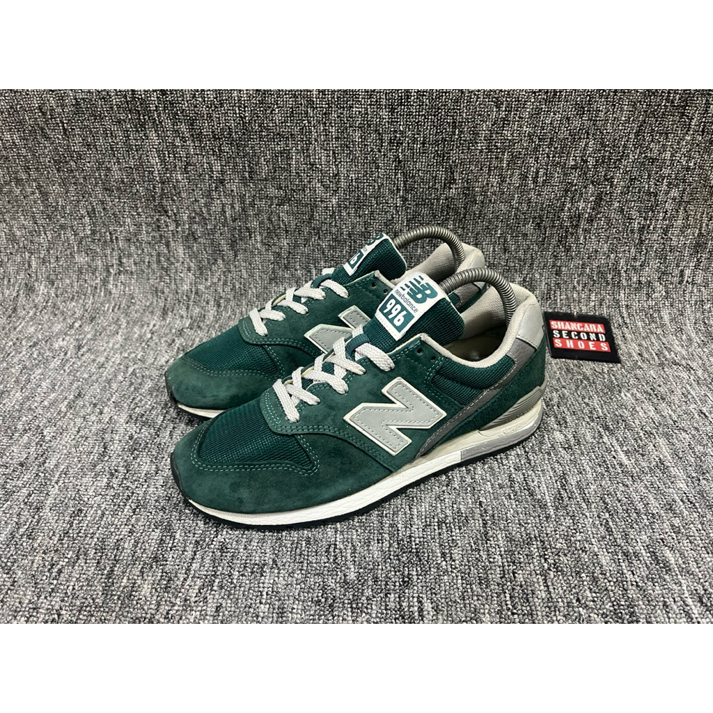 Sepatu sneakers NB 996