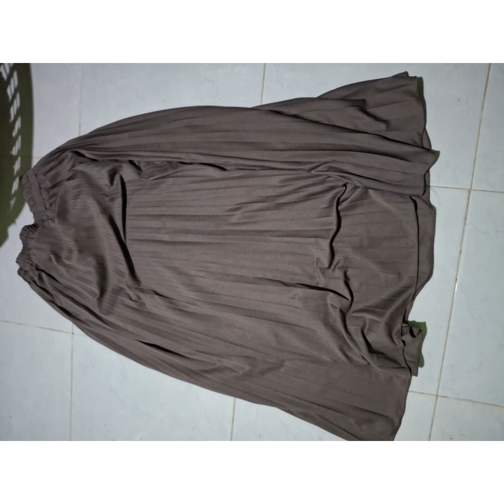 preloved rok plisket