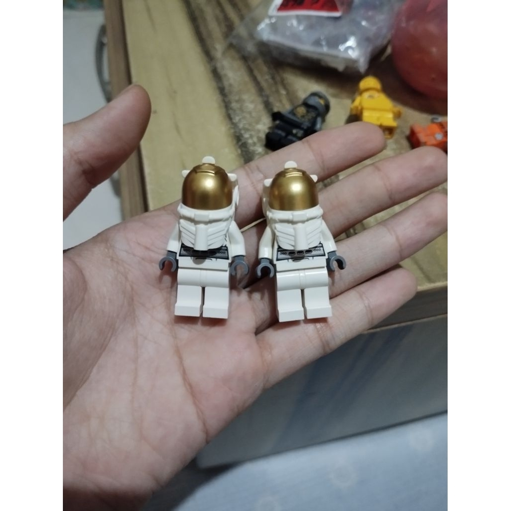 Lego Minifigure astronot 2 pcs