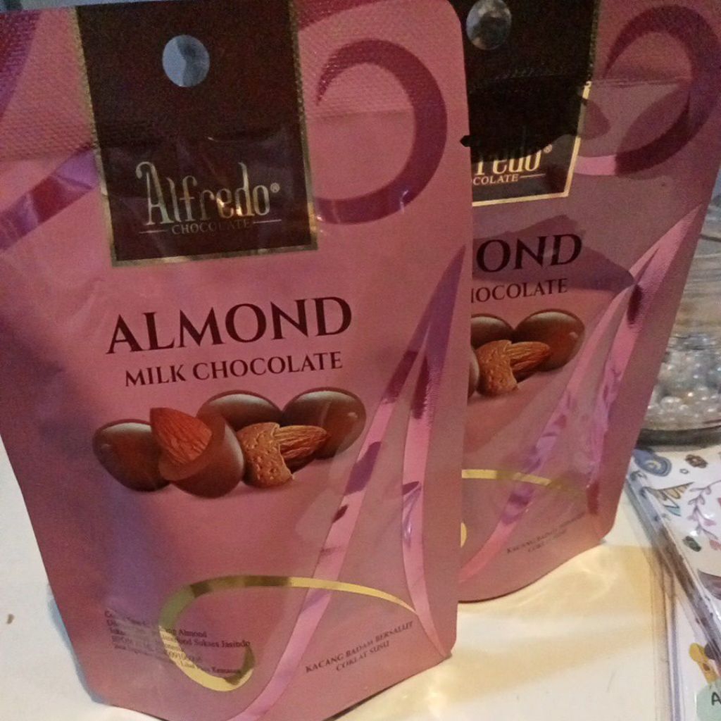 coklat almond alfredo